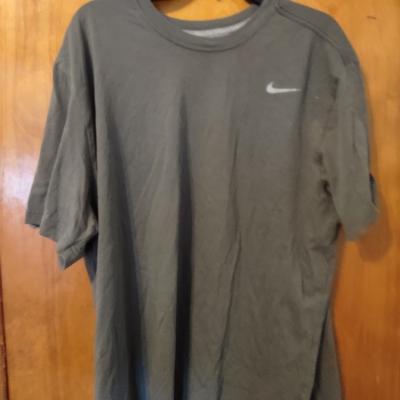 Nike Other - Nwot nike tee shirt